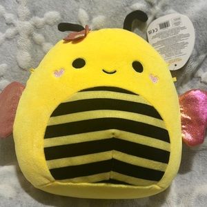 Squishmellow Valentine’s Day bumblebee